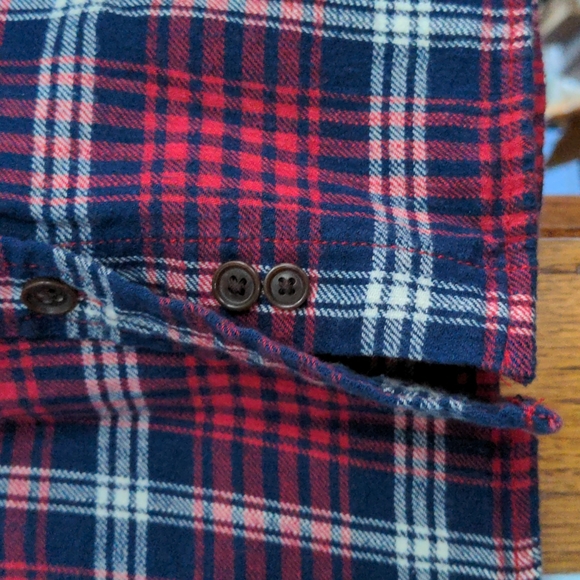 American Eagle Plaid - Picture 3 of 7